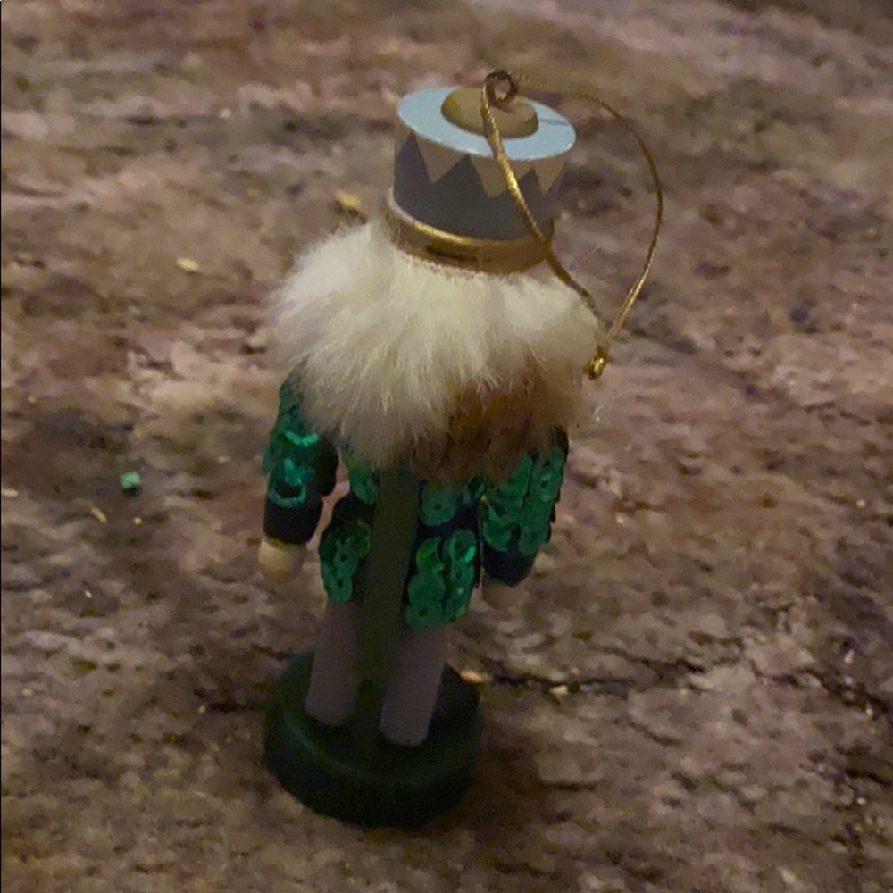 Nut cracker. - Picture 3 of 6